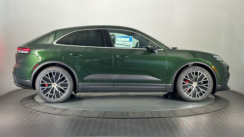 Thumbnail: 2025 Porsche Macan - 8