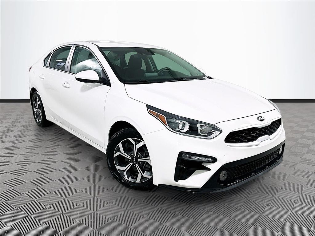 Clear White 2021 Kia Forte LXS FWD Sedan Front-Wheel Drive Continuously Variable Transmission