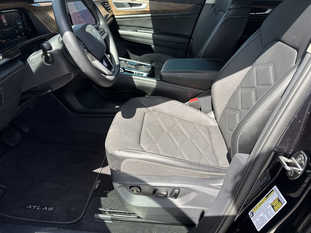 2024 Volkswagen Atlas 2.0T SE w/Technology Black at DeMontrond Auto Country