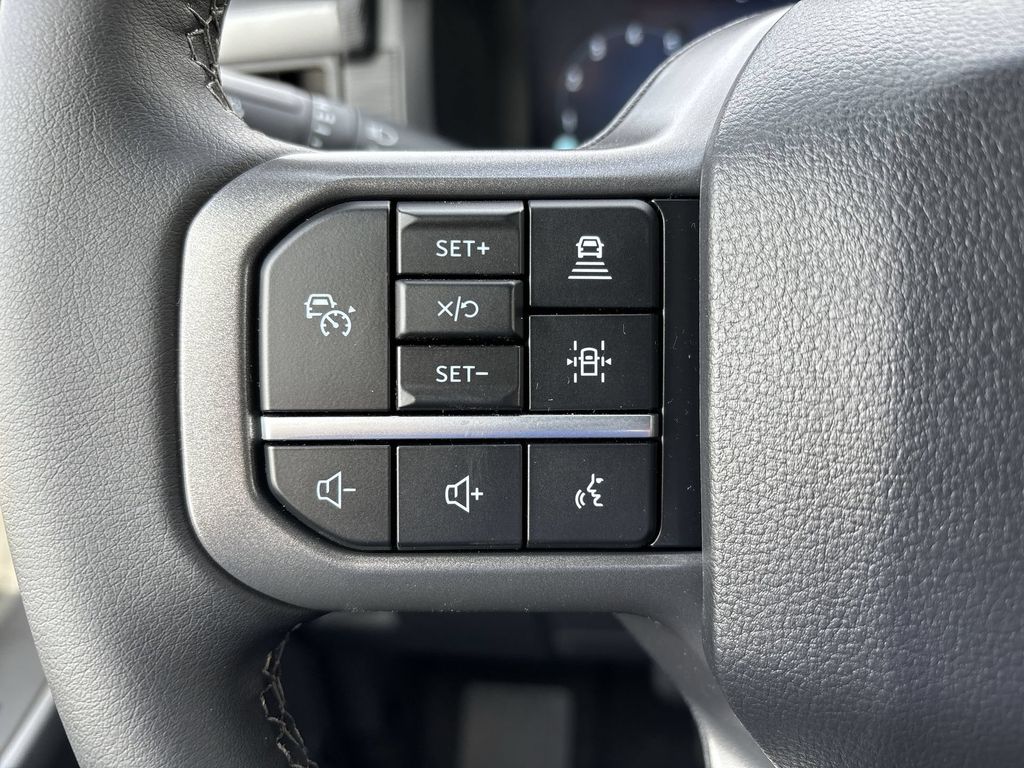 New 2026 Agate Black Metallic Ford XLT image 30