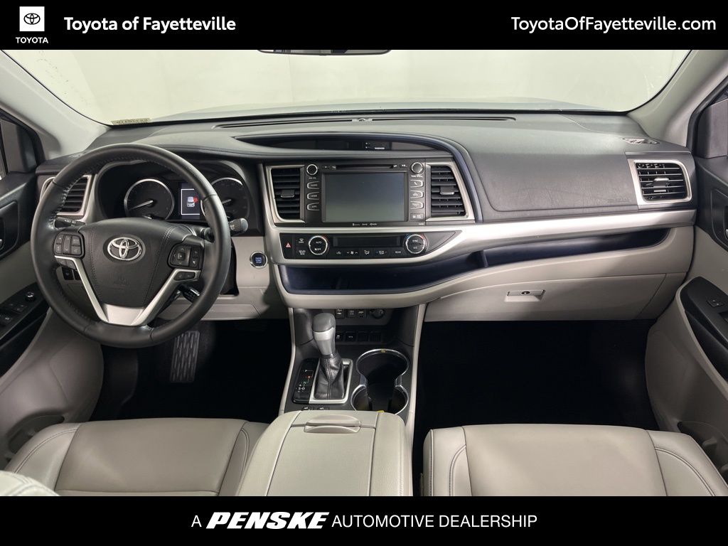 Thumbnail: 2019 Toyota Highlander - 16