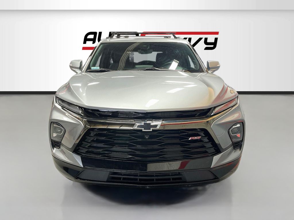 View vehicle photo 2