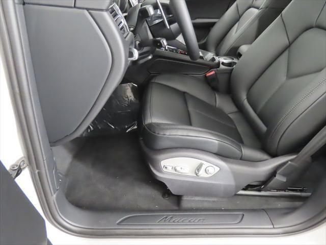 Thumbnail: 2026 Porsche Macan - 7