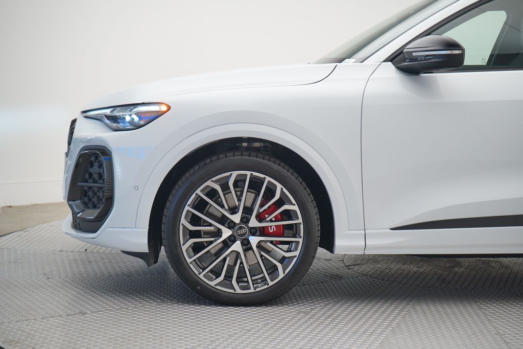 Thumbnail: 2025 Audi SQ5 - 2
