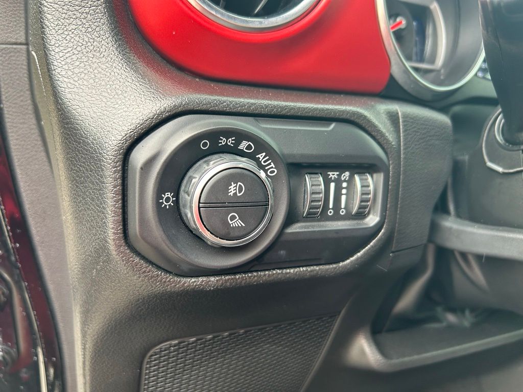 Thumbnail: 2022 Jeep Gladiator - 16
