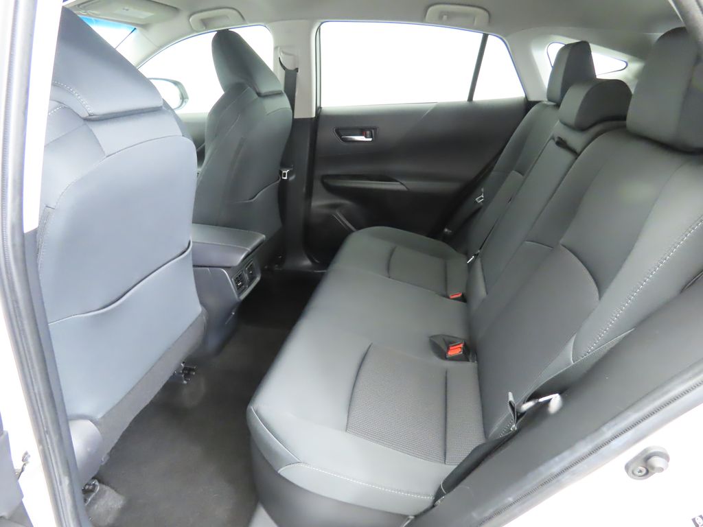 2021 Toyota Venza LE 21