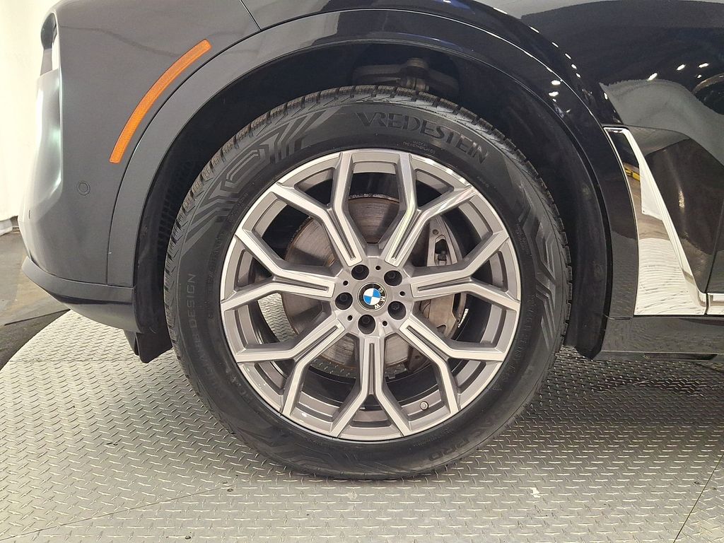 Thumbnail: 2024 BMW X7 - 8