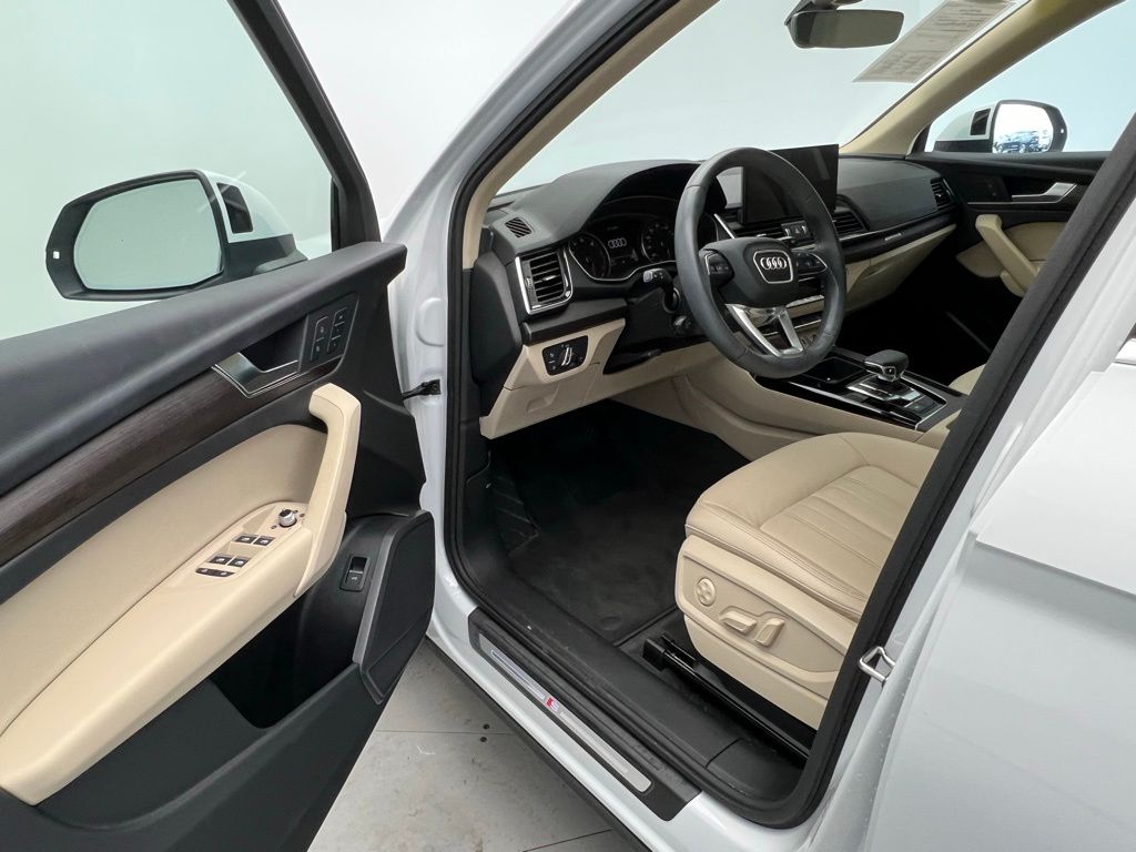 Thumbnail: 2023 Audi Q5 - 22