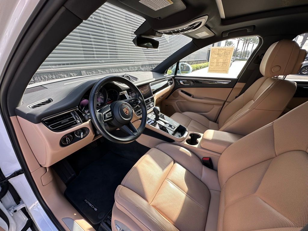 Thumbnail: 2024 Porsche Macan - 4