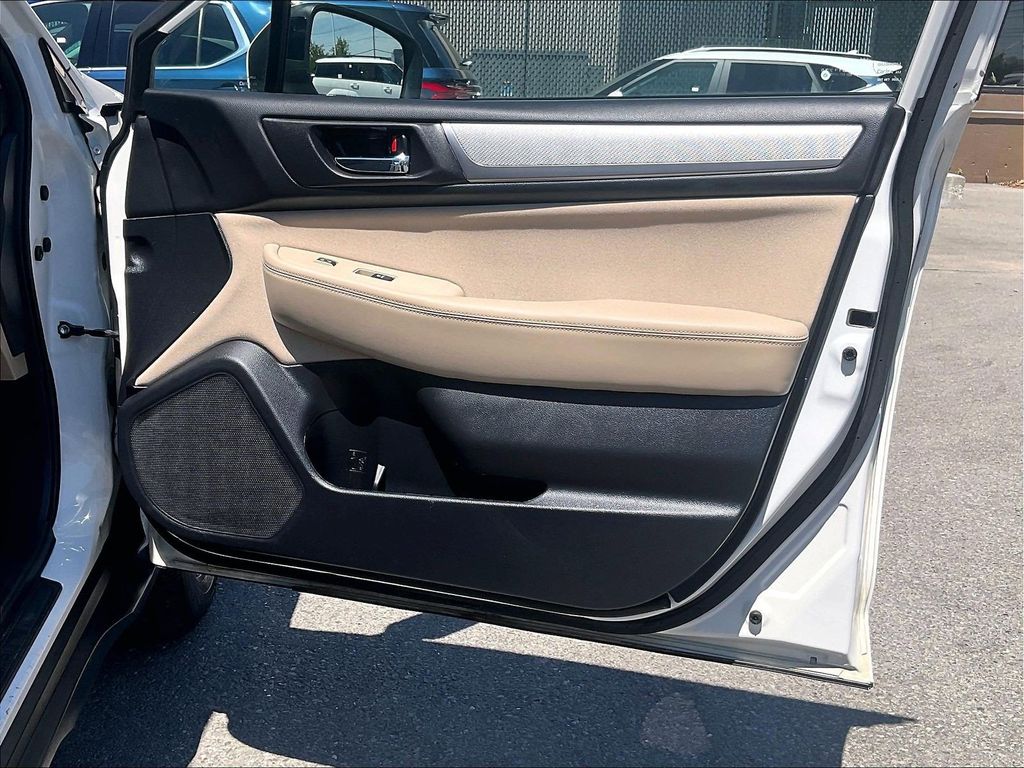 2018 Subaru Outback — photo 12