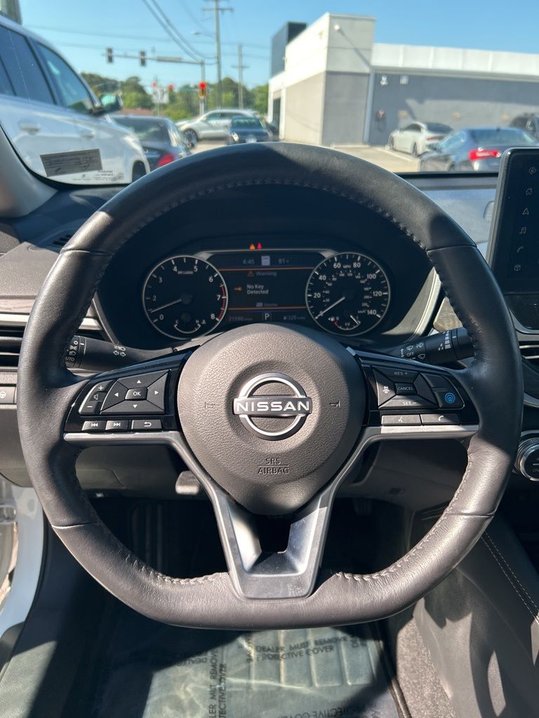 Used 2023 White Nissan 2.5 SL image 13