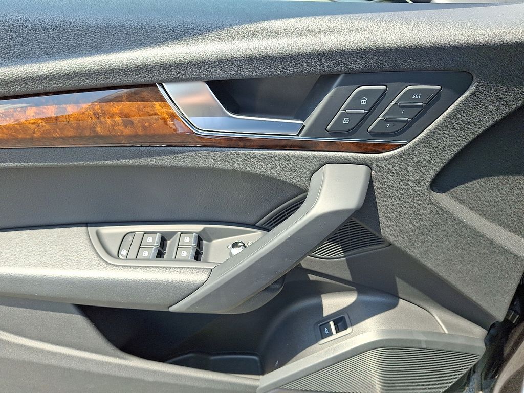 Thumbnail: 2018 Audi Q5 - 12