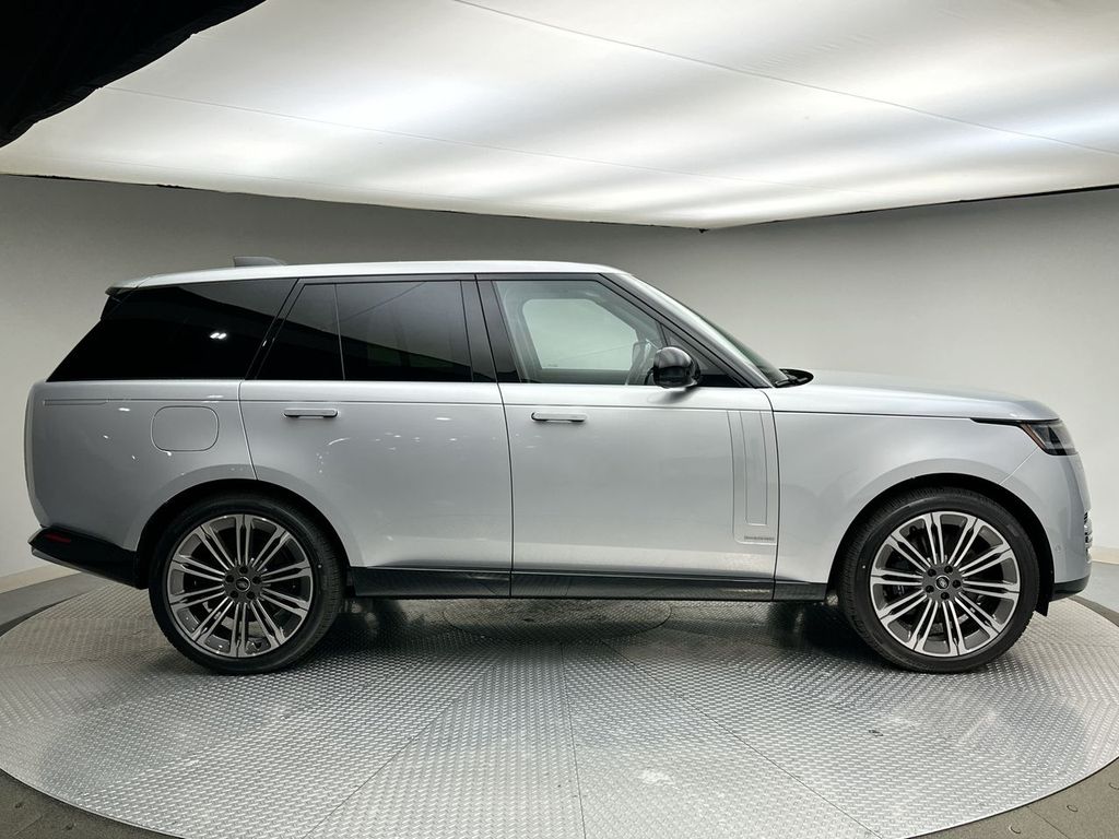 2025 Land Rover Range Rover Autobiography 4