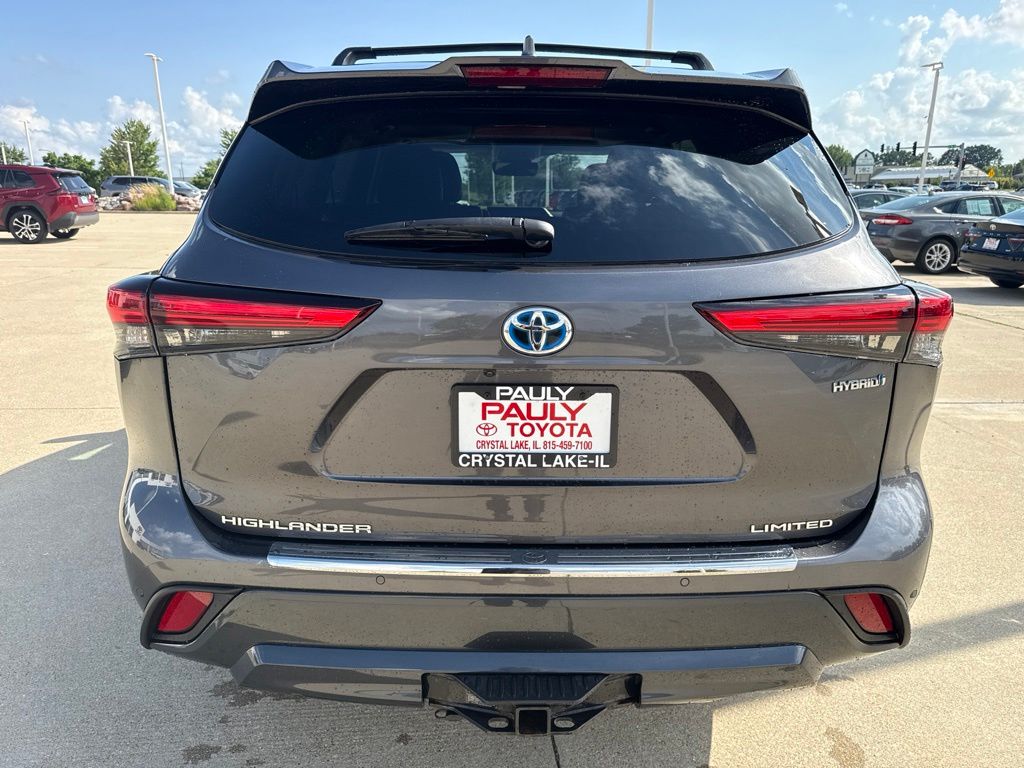 Used 2023 Toyota Highlander Hybrid SUV