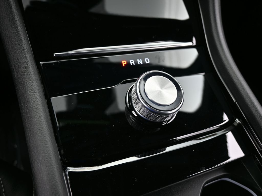 Used 2023 Velvet Red Pearlcoat Jeep Overland image 29