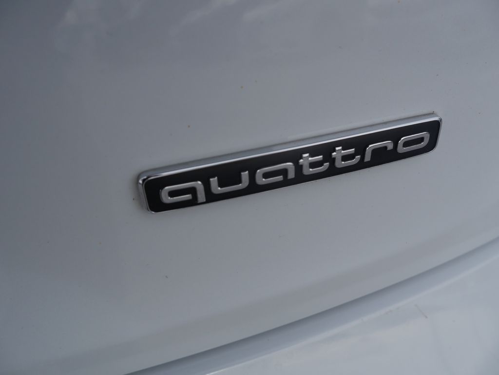 Thumbnail: 2022 Audi Q5 - 10