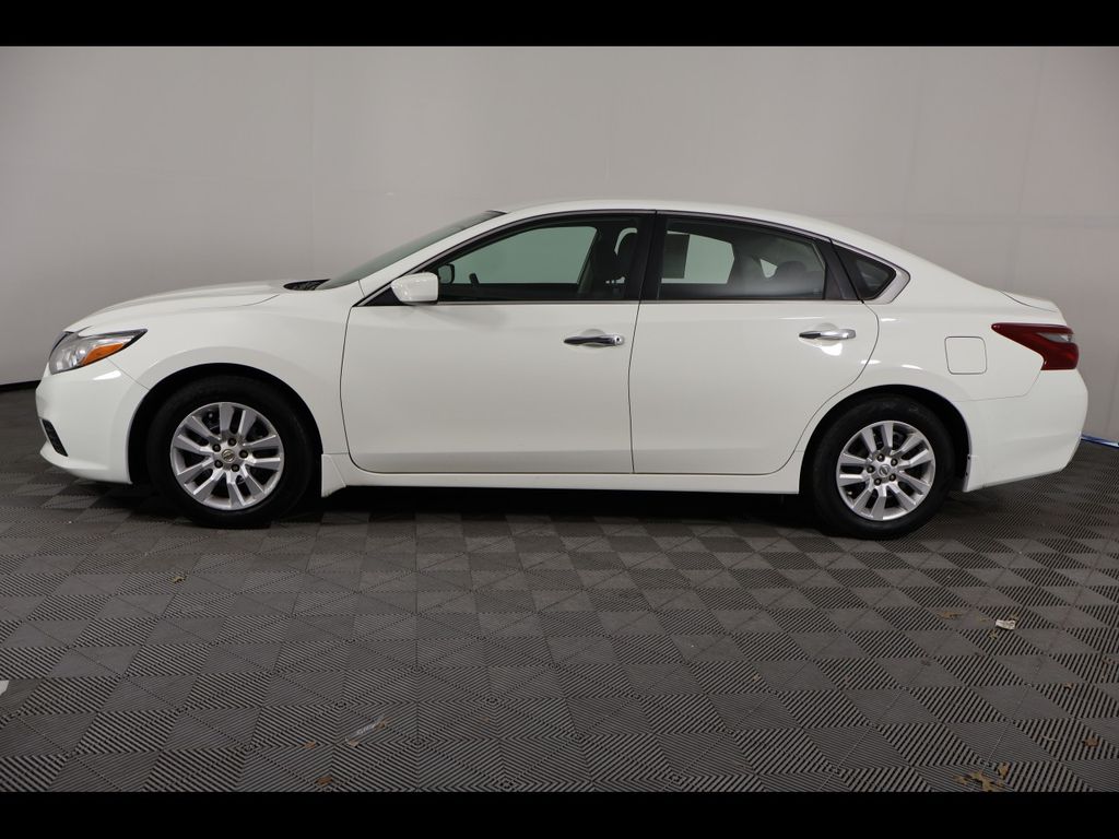 Used 2018 Nissan Altima S with VIN 1N4AL3AP7JC268400 for sale in Tyler, TX
