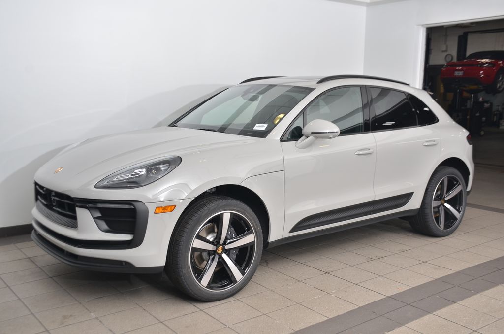 2024 Porsche Macan  -
                Beachwood, OH