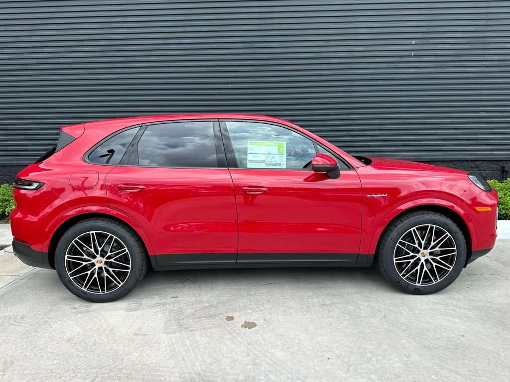 Thumbnail: 2025 Porsche Cayenne - 8