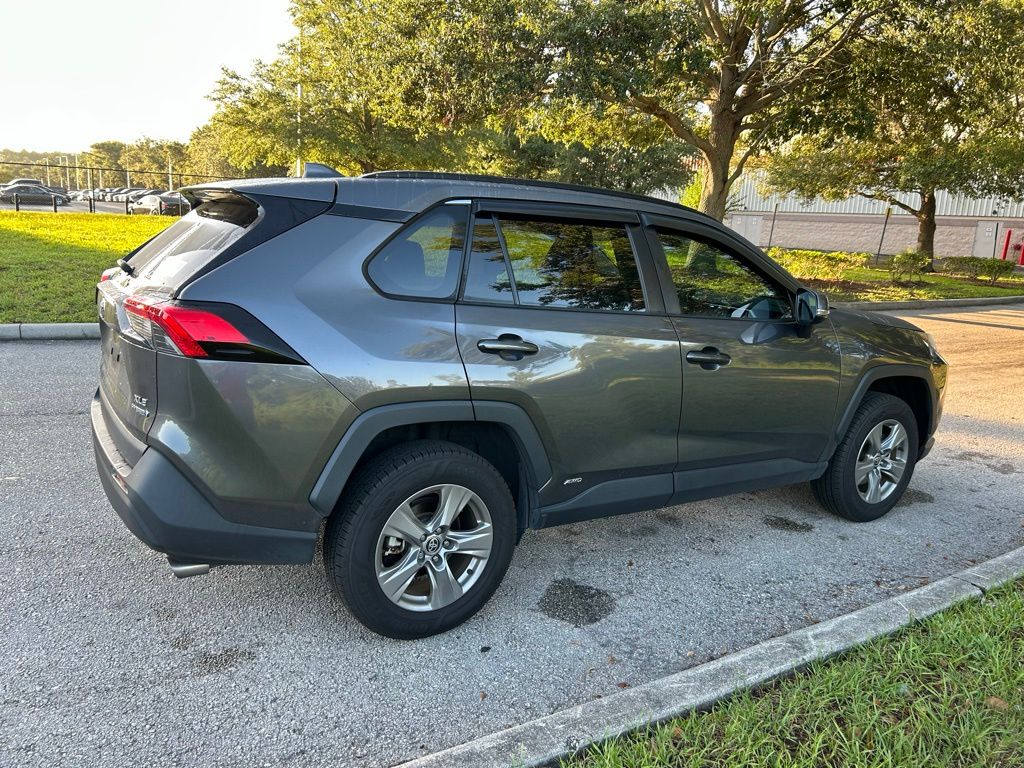 Thumbnail: 2022 Toyota RAV4 - 5