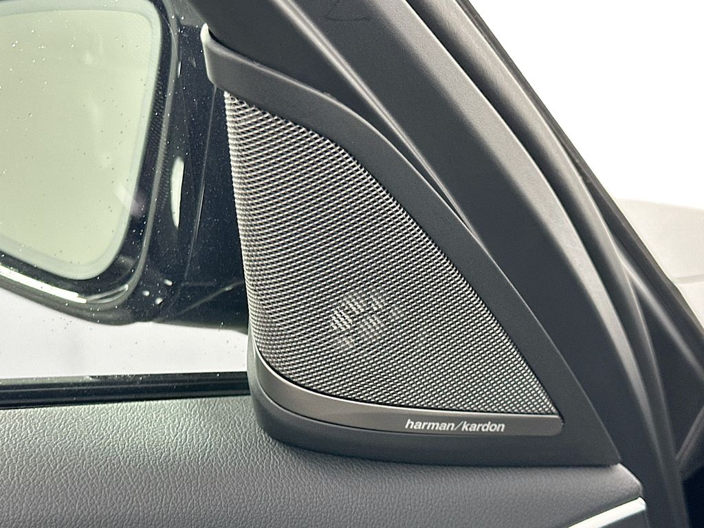 Thumbnail: 2023 BMW 5 Series - 19