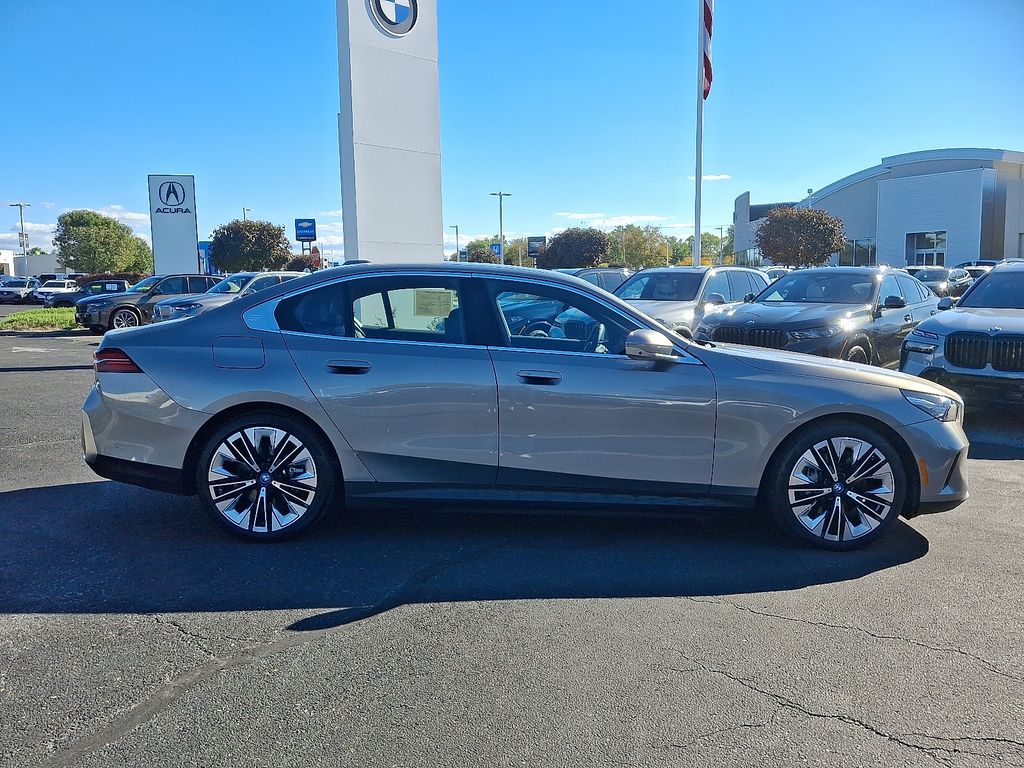 Thumbnail: 2025 BMW i5 - 7