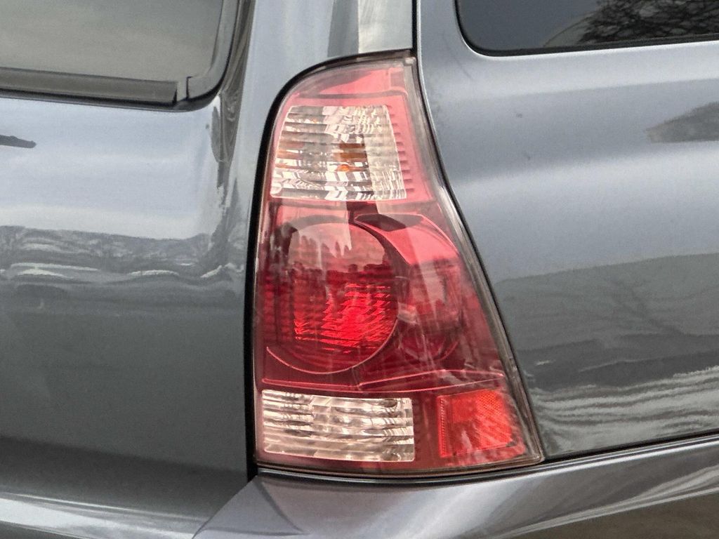 Thumbnail: 2004 Toyota 4Runner - 10