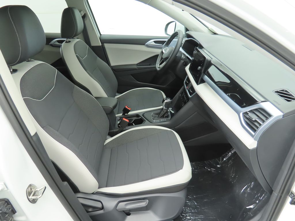 Thumbnail: 2025 Volkswagen Taos - 20