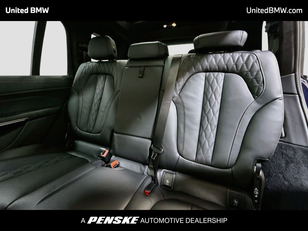 Thumbnail: 2027 BMW X7 - 13