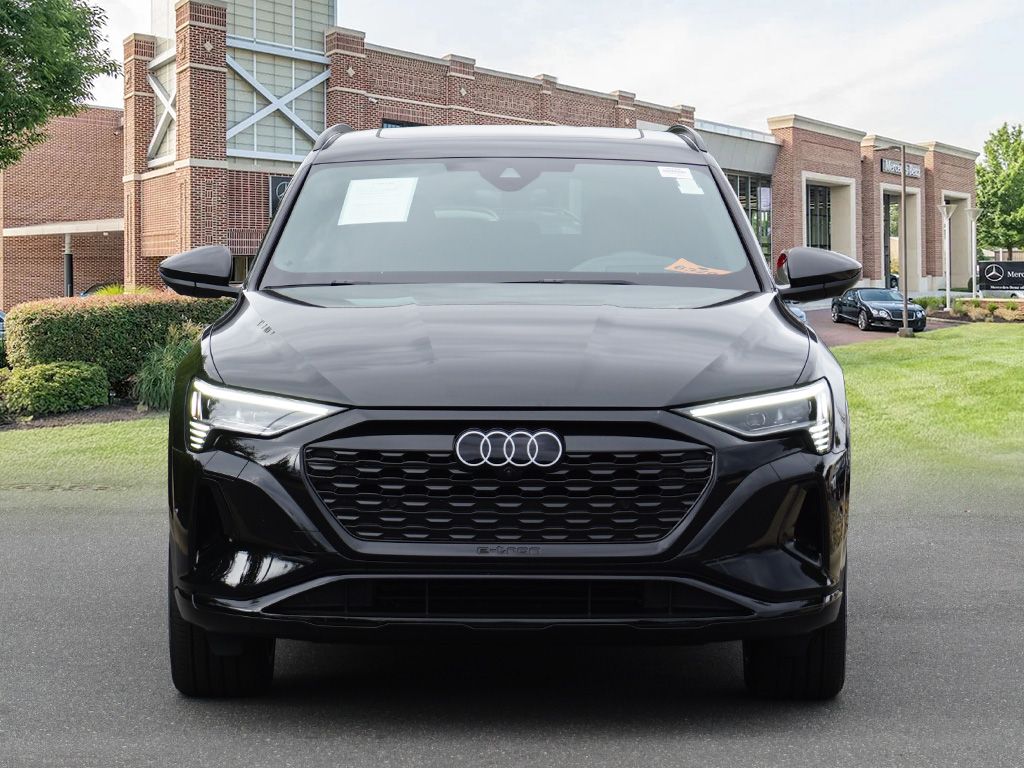 Thumbnail: 2024 Audi Q8 e-tron - 2