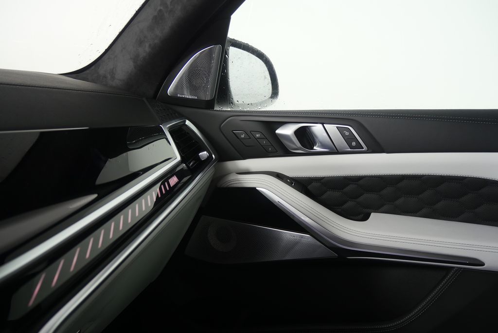 Thumbnail: 2026 BMW X5 - 25