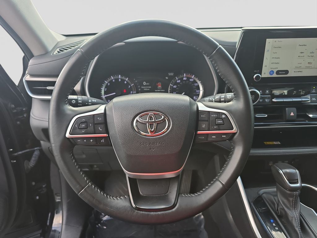 Used 2023 Toyota Highlander SUV