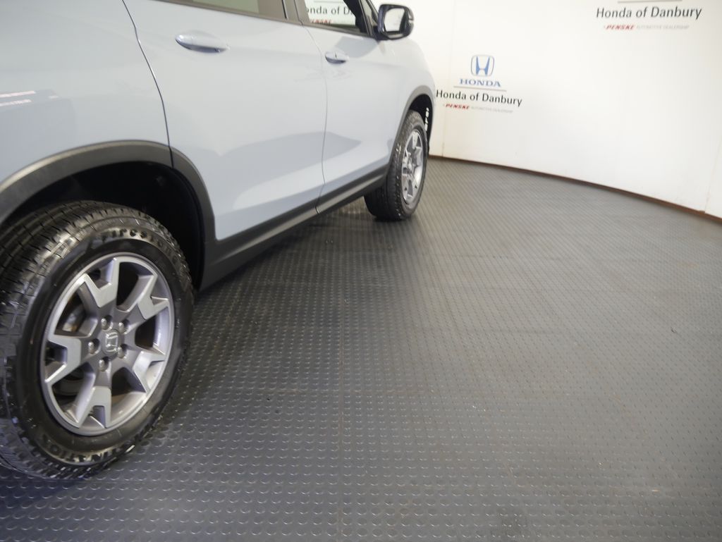 Thumbnail: 2023 Honda Passport - 4