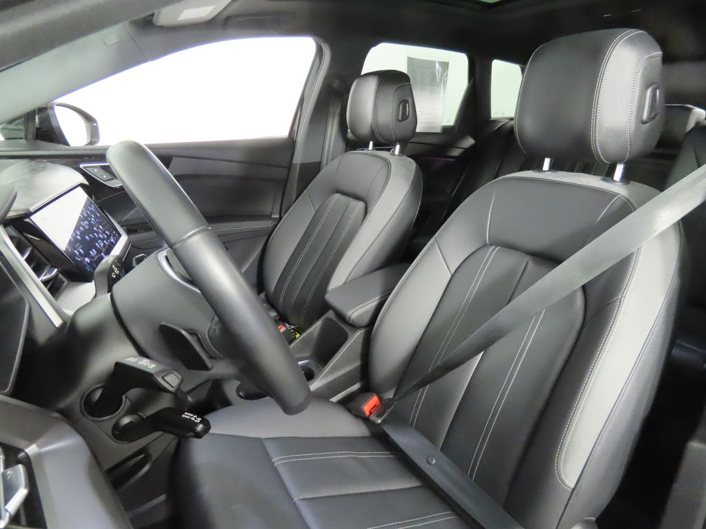 Thumbnail: 2023 Audi Q4 e-tron - 32