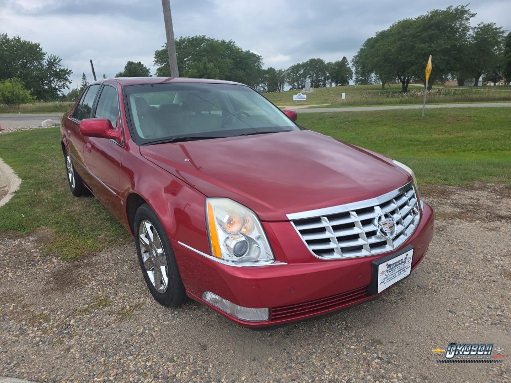 Red (Crimson Pearl) 2007 Cadillac DTS Sedan Front-Wheel Drive 4-Speed Automatic Overdrive