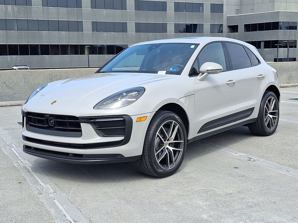 Thumbnail: 2026 Porsche Macan - 1