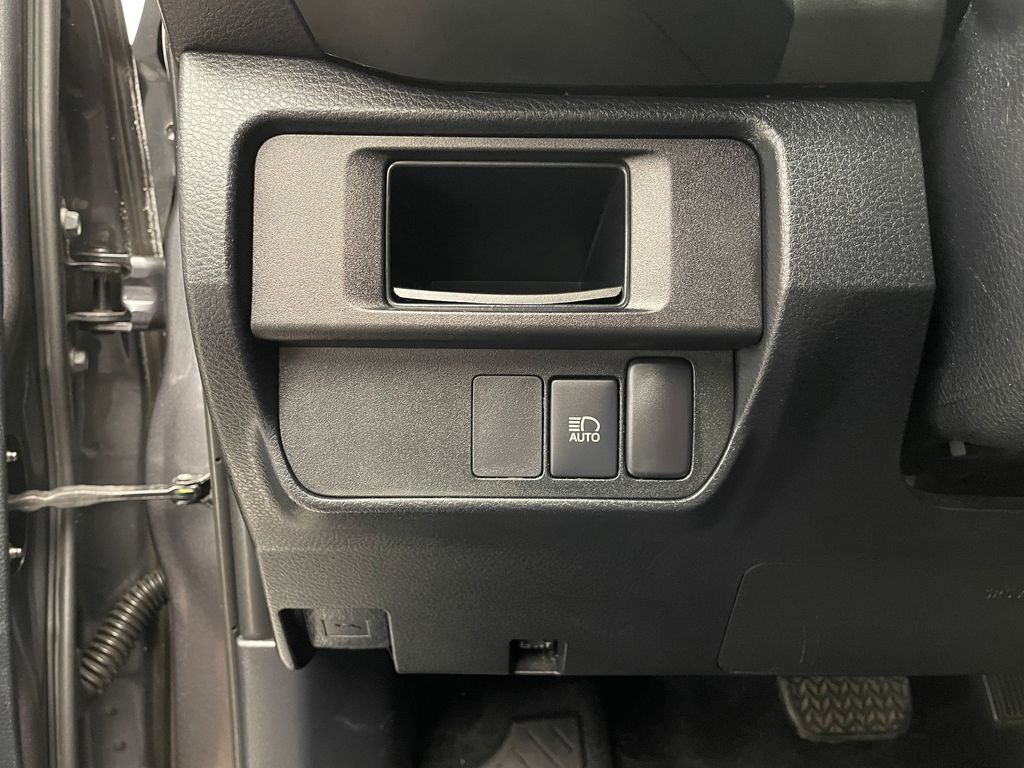 Thumbnail: 2019 Toyota Tacoma - 27