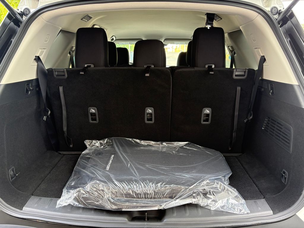 2025 Nissan Pathfinder S