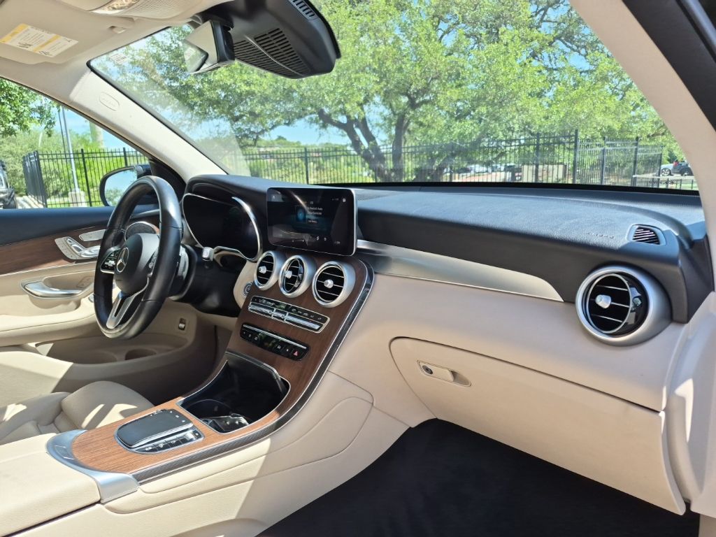 Used Car 2022 Mercedes-benz Glc  Glc 300 For Sale Under $35,000 In Austin, Texas