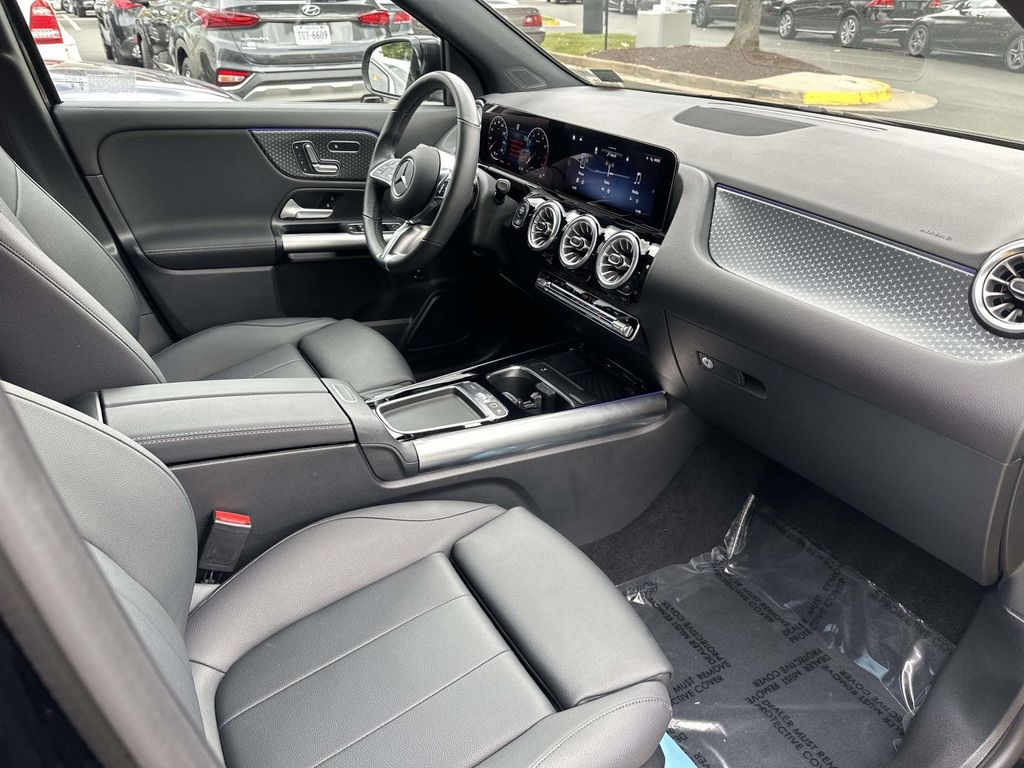 Thumbnail: 2025 Mercedes-Benz GLA - 21