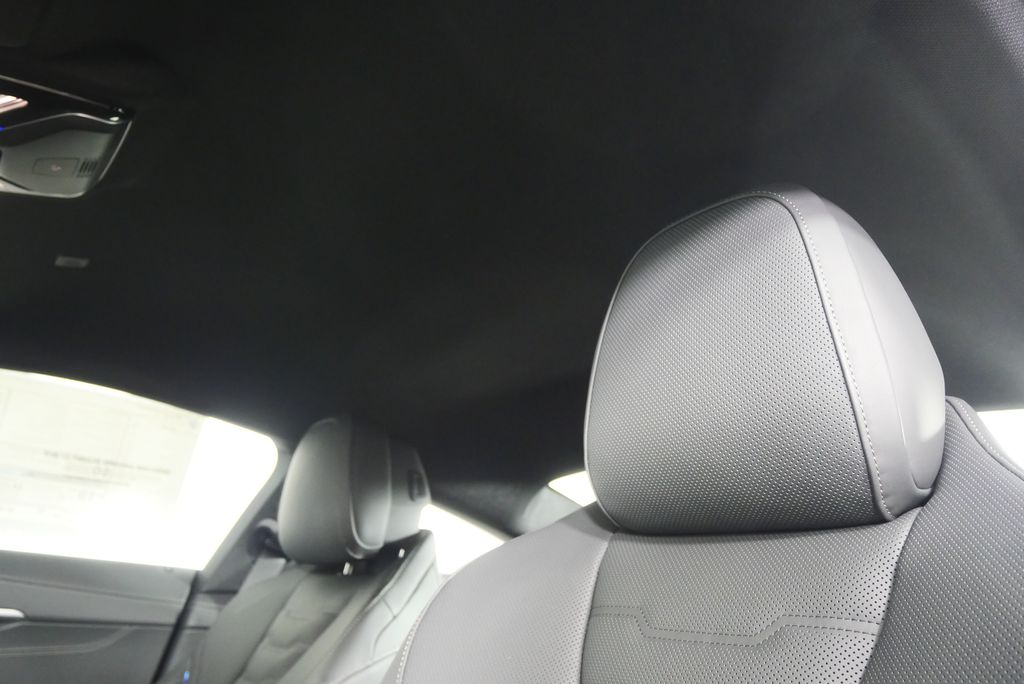 Thumbnail: 2026 BMW 8 Series - 13