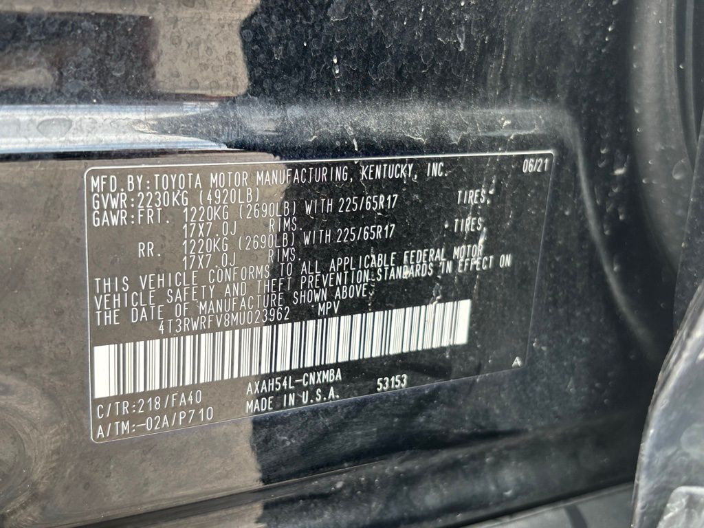 2021 Toyota RAV4 Hybrid XLE photo