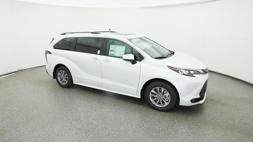 Thumbnail: 2025 Toyota Sienna - 28