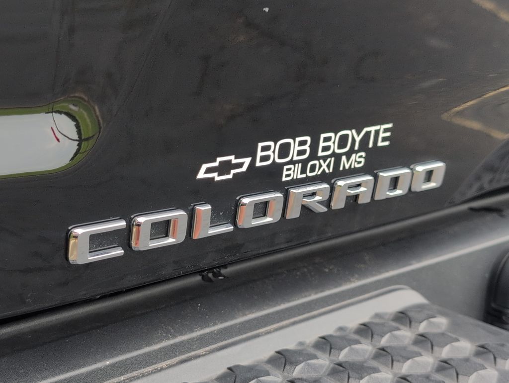 View vehicle photo 6