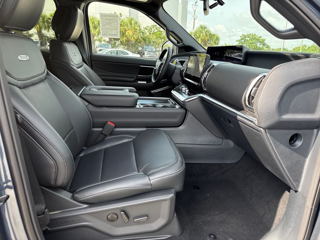 2027 Ford Expedition Max Platinum 4X4 SUV