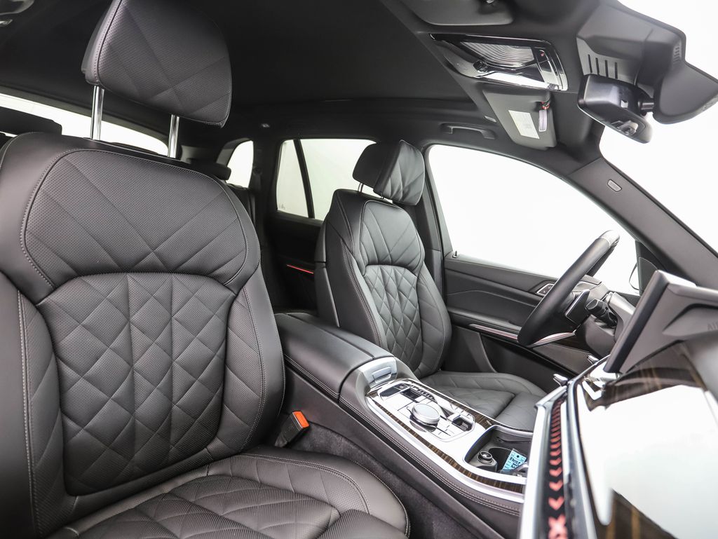 Thumbnail: 2025 BMW X5 - 31