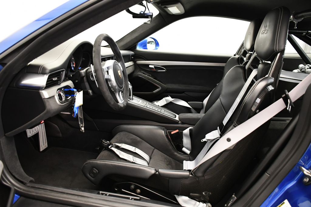 Thumbnail: 2015 Porsche 911 - 5