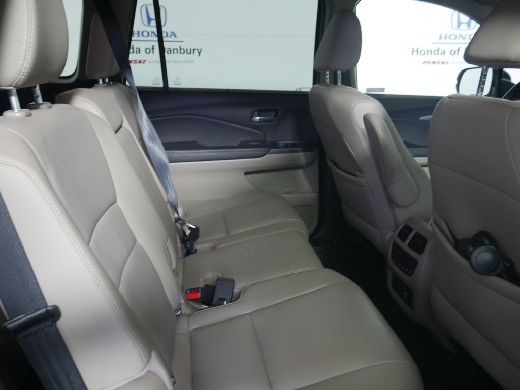 Thumbnail: 2019 Honda Pilot - 8