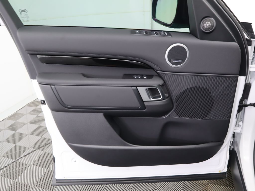 Thumbnail: 2025 Land Rover Discovery - 27