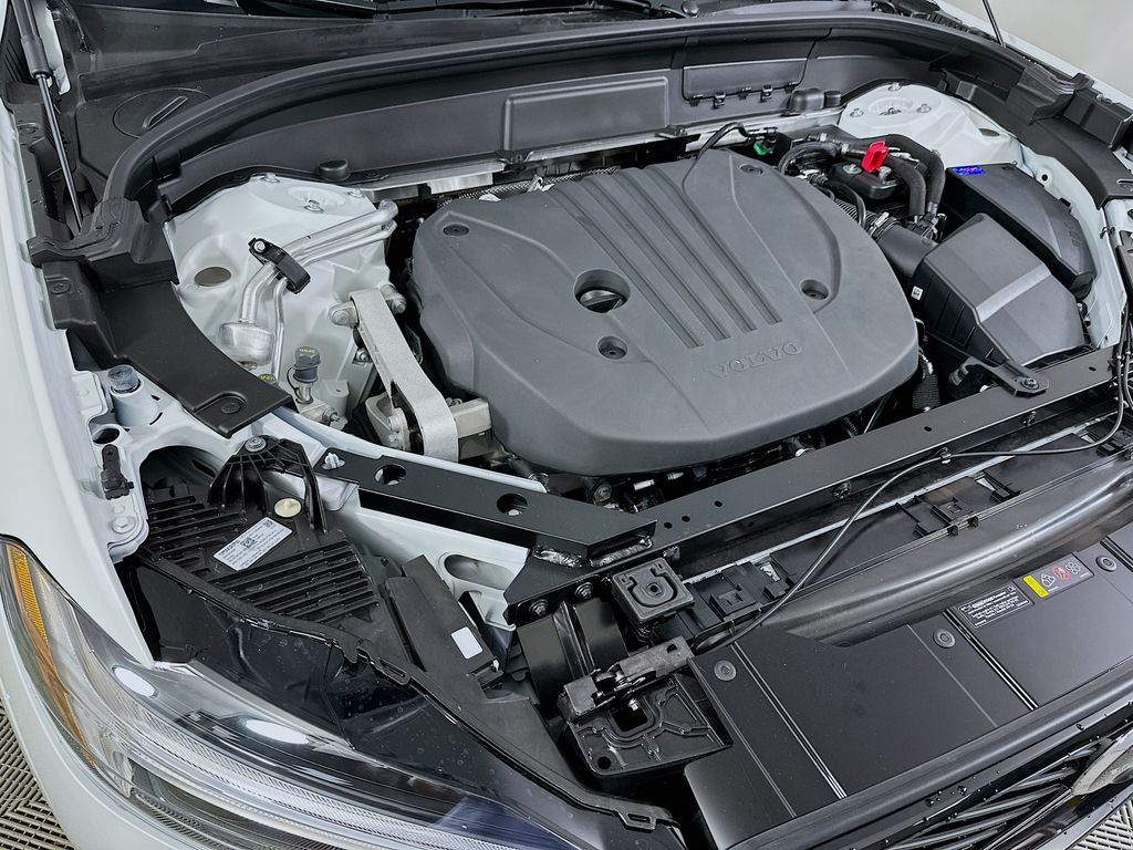 2026 Volvo XC60 Plus - Photo 25